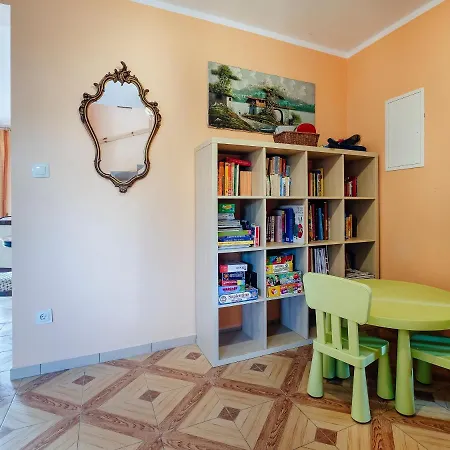 Nicolo Alloggio in famiglia *